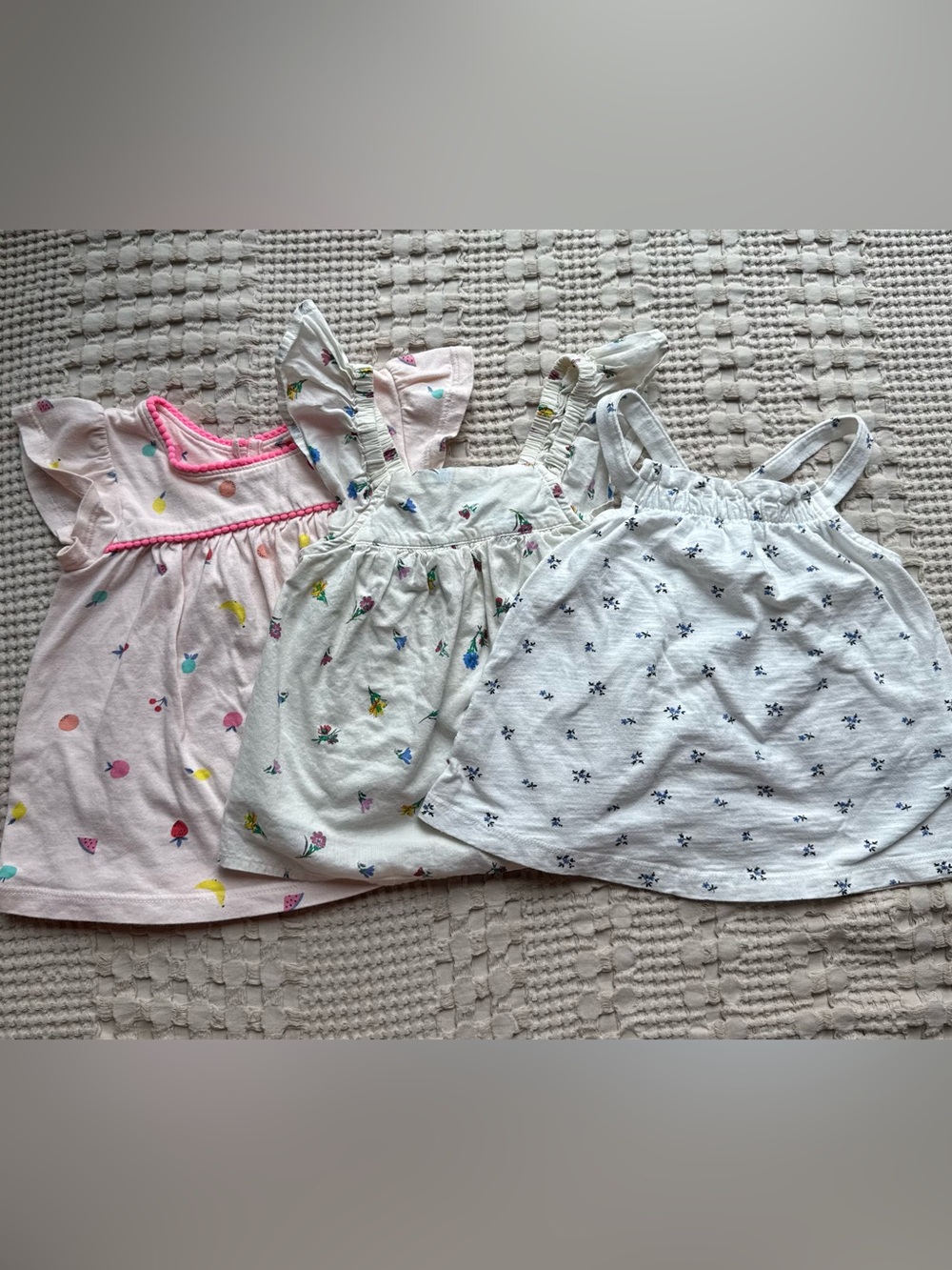 GAP Bundle of Summer Tops — White, Cream, Light Pink